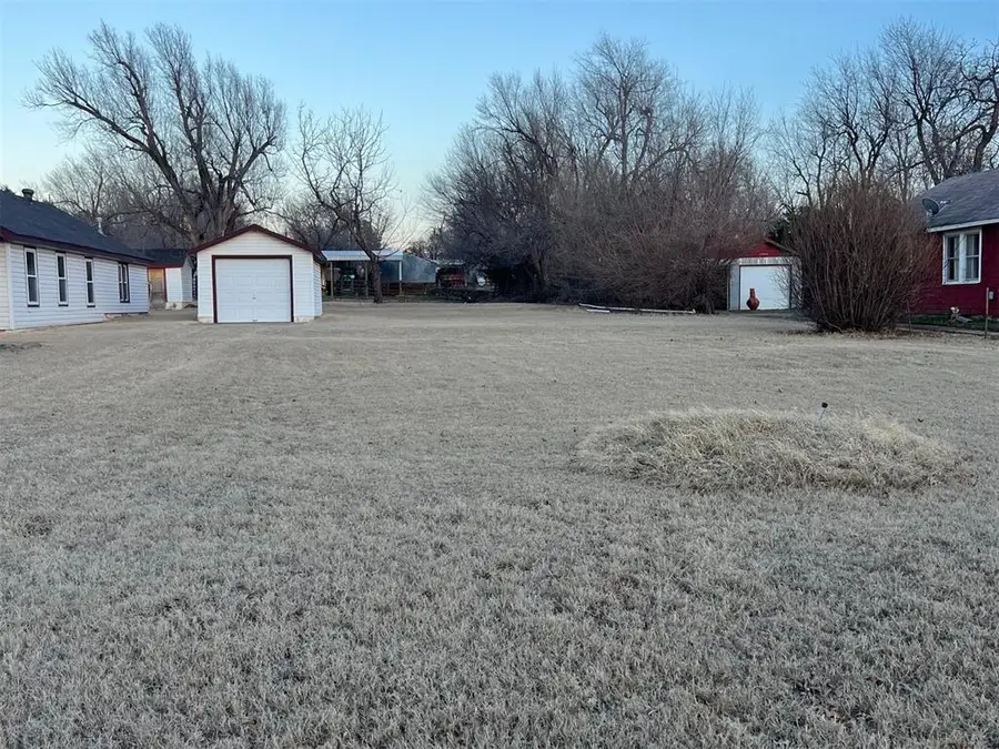 120 N Richards Avenue, Midwest City, OK 73130 - #2