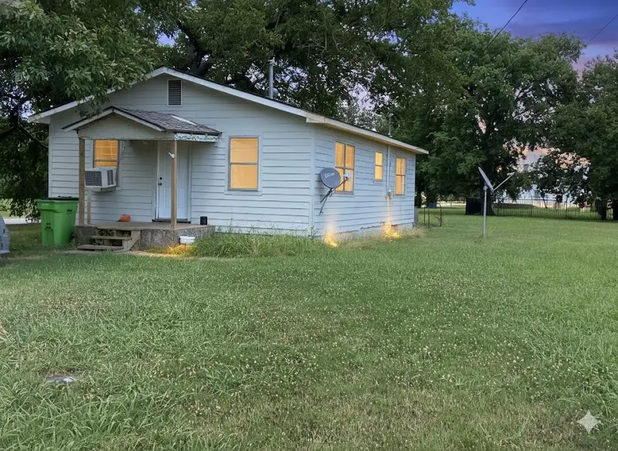 501 E Broadway, Okemah, OK 74859 - #2