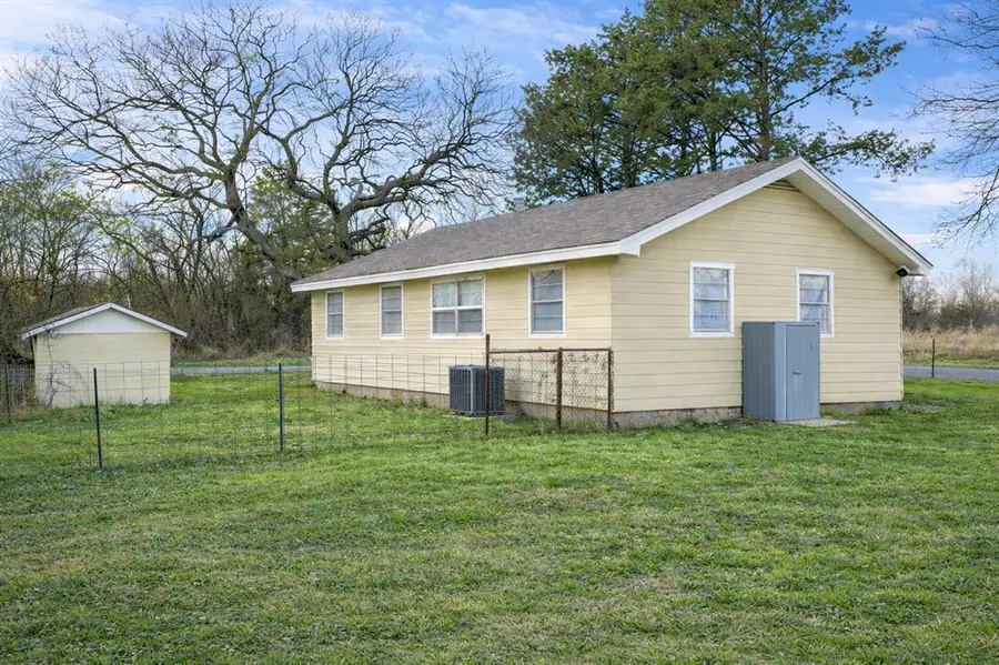 6015 Enville Road, Marietta, OK 73448 - #2