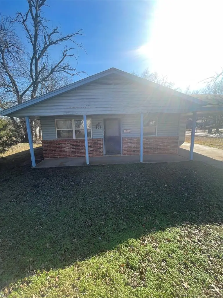1201 E Margaret Street, Shawnee, OK 74801 - #1
