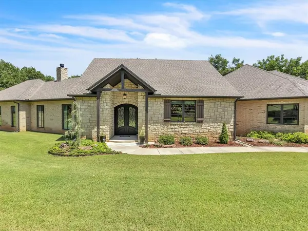 6941 E Coffee Creek Road, Edmond, OK 73034