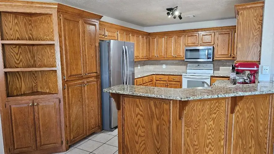 413 W Pines Way, Mustang, OK 73064 - #3