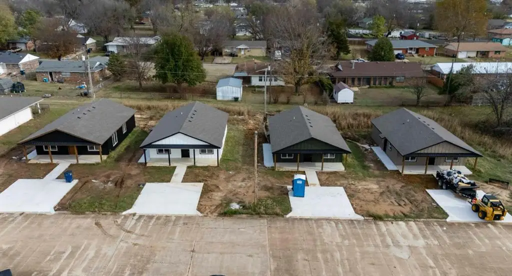 213 S 6th Avenue, Stroud, OK 74079 - #1