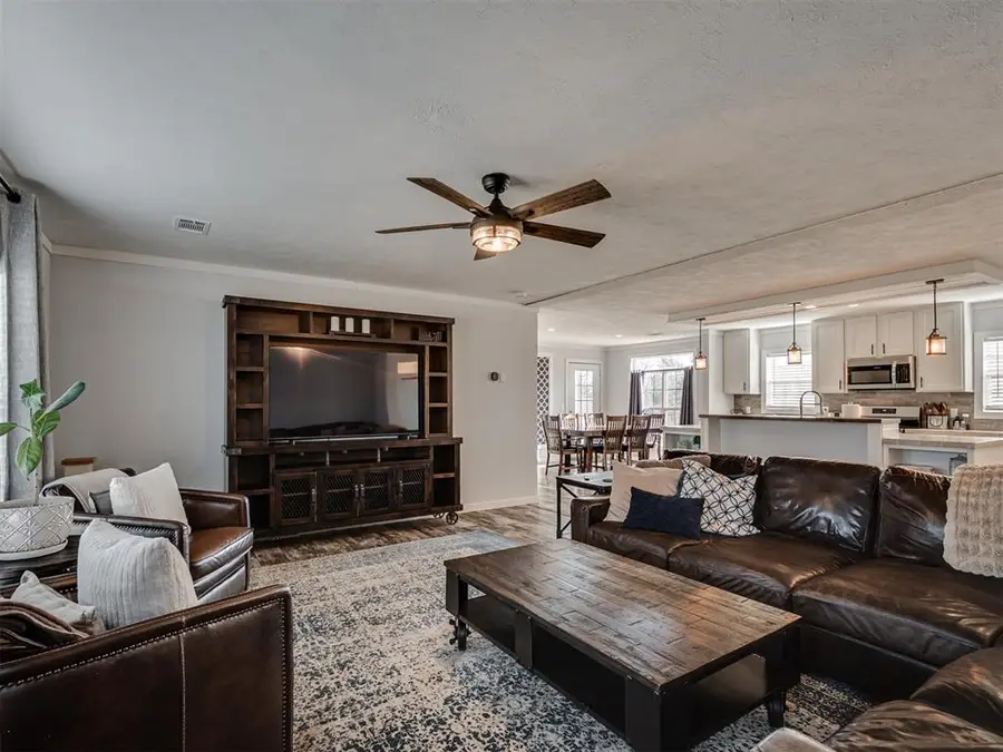 9180 S Santa Fe Road, Guthrie, OK 73044 - #2