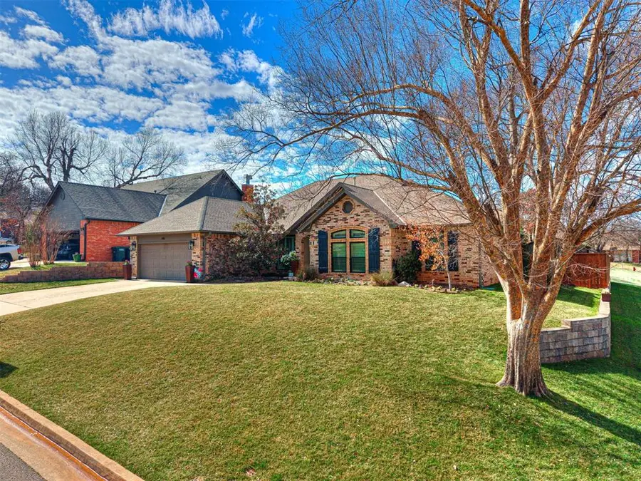 1401 Sandhurst Circle, Edmond, OK 73034 - #2