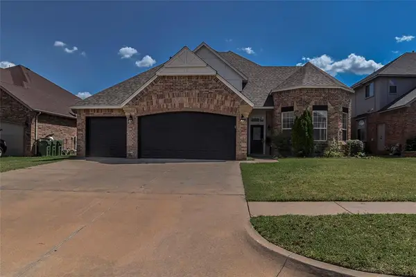 1016 Erinova Drive, Yukon, OK 73099