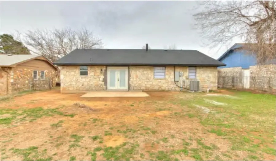 141 Folsom Drive, McLoud, OK 74851 - #2