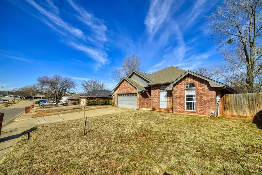 923 Castle Road, Edmond, OK 73034 - #2