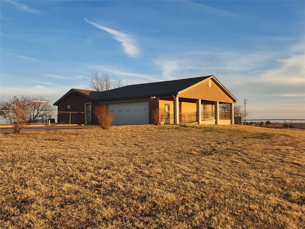 21133 County 2560 Street, Binger, OK 73009 - #1