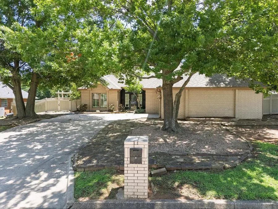 3 Brentwood Place, Shawnee, OK 74804 - #3
