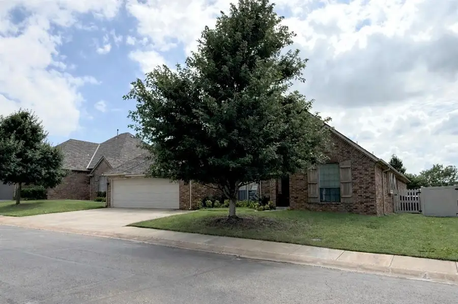 16605 Village Garden Drive, Edmond, OK 73012 - #2