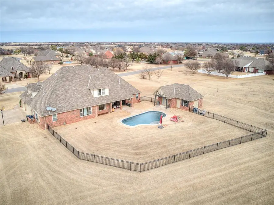 6380 Red Cedar Drive, Edmond, OK 73025 - #2