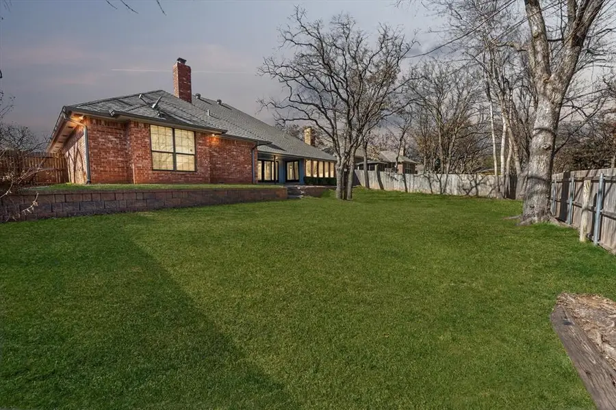 916 Fox Hill Drive, Edmond, OK 73034 - #3