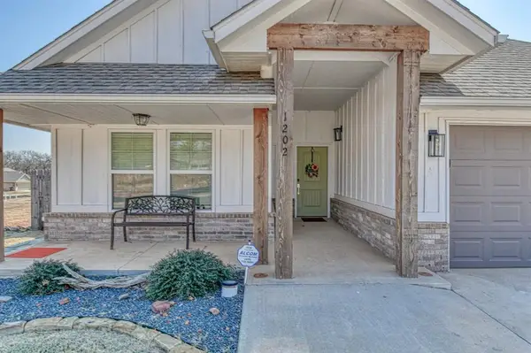 1202 Magnolia Drive, Noble, OK 73068