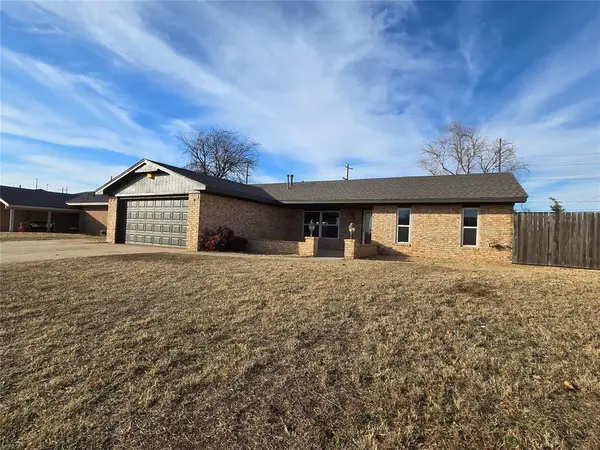 613 Comanche Trail, Altus, OK 73521