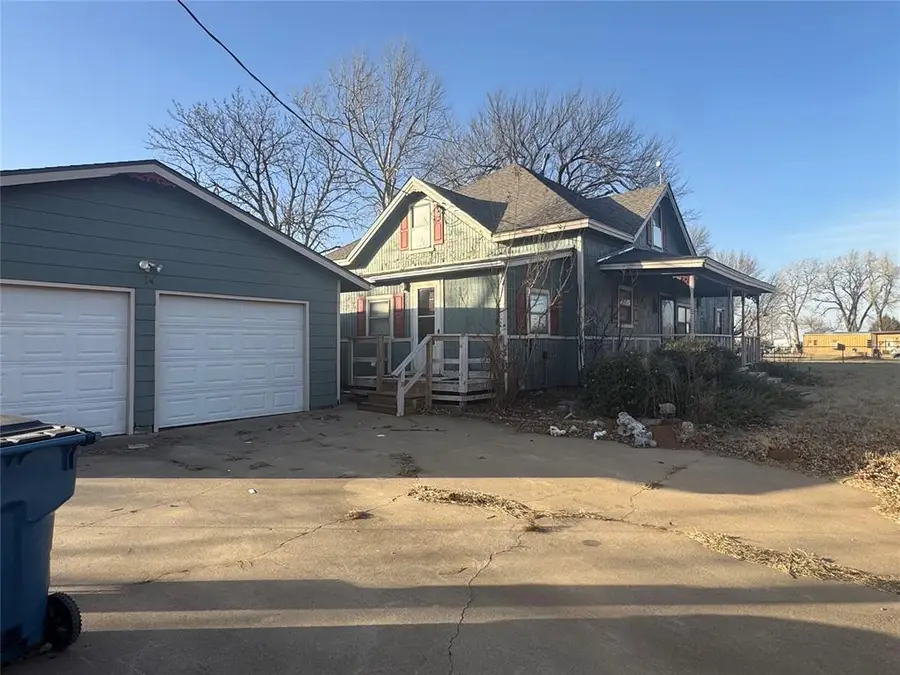 901 N Cimarron Road, Tuttle, OK 73089 - #3