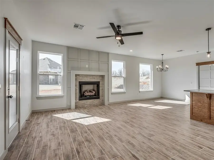 2240 E Thomas Terrace, Mustang, OK 73064 - #3