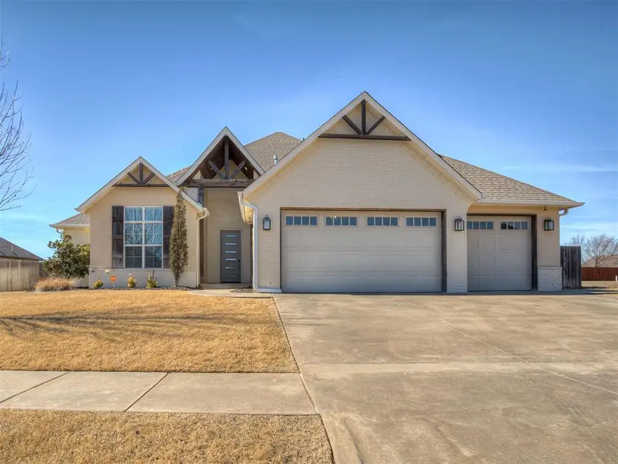 4205 Bridge Wood Lane, Mustang, OK 73064 - #2
