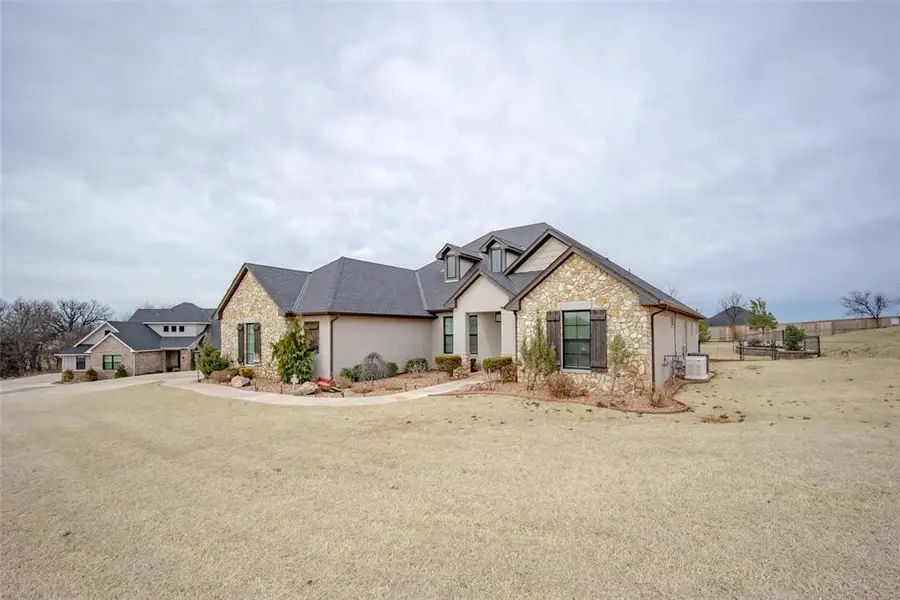 10198 Woodland Way, Edmond, OK 73025 - #2