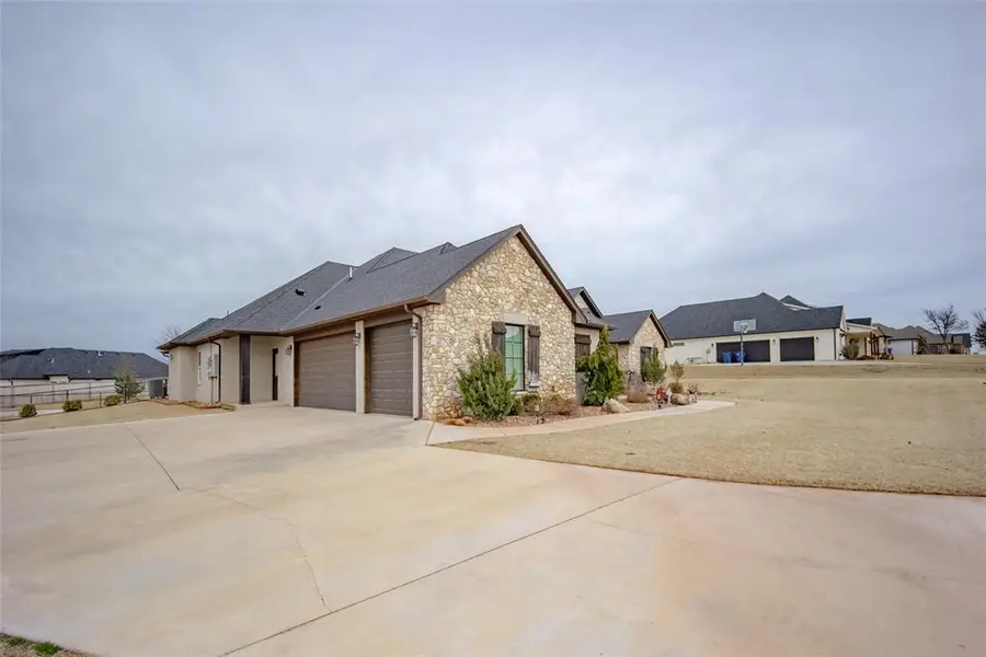 10198 Woodland Way, Edmond, OK 73025 - #3