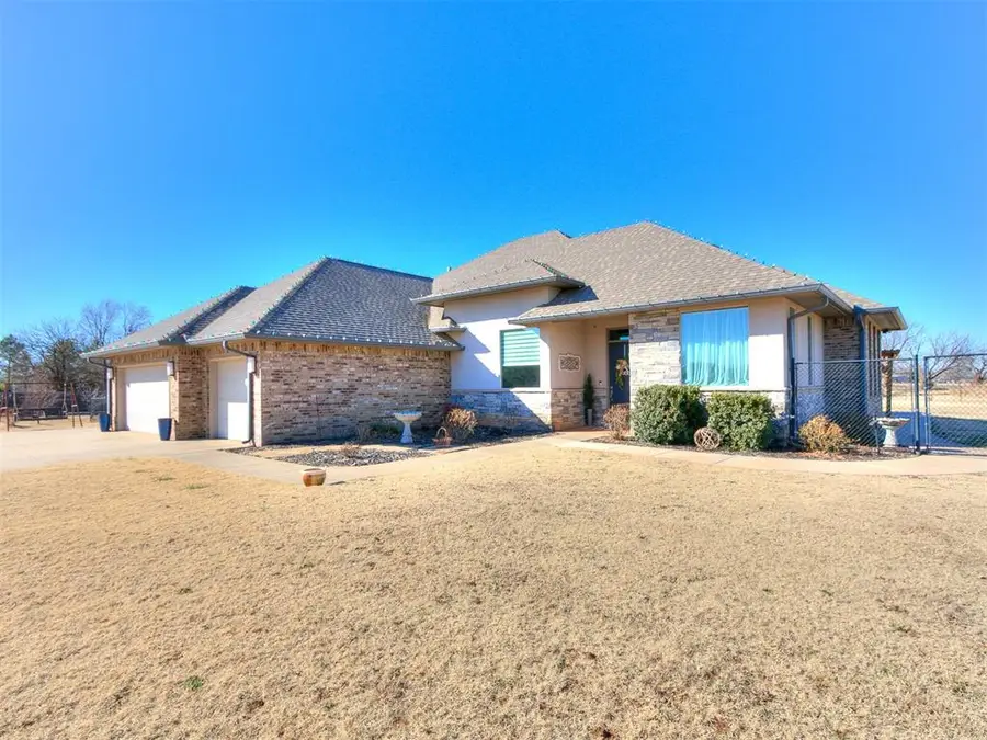 4849 Hillcrest Lane, Edmond, OK 73025 - #3