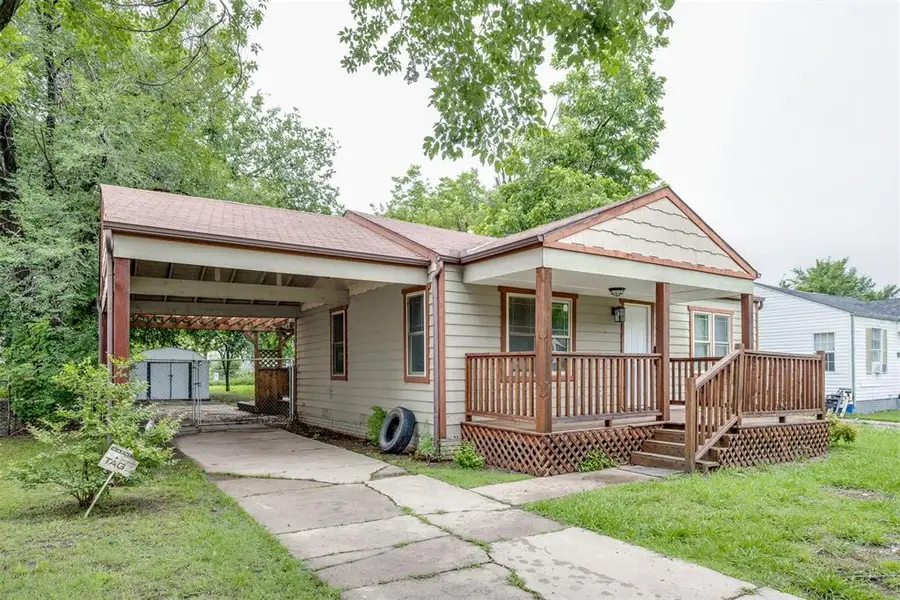 516 E Rickenbacker Drive, Midwest City, OK 73110 - #2