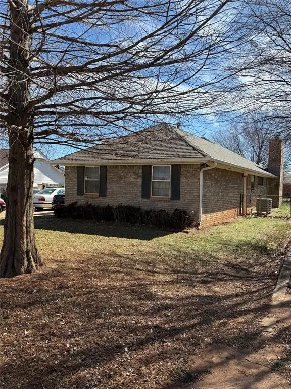 5408 NW 66th Street, Warr Acres, OK 73132