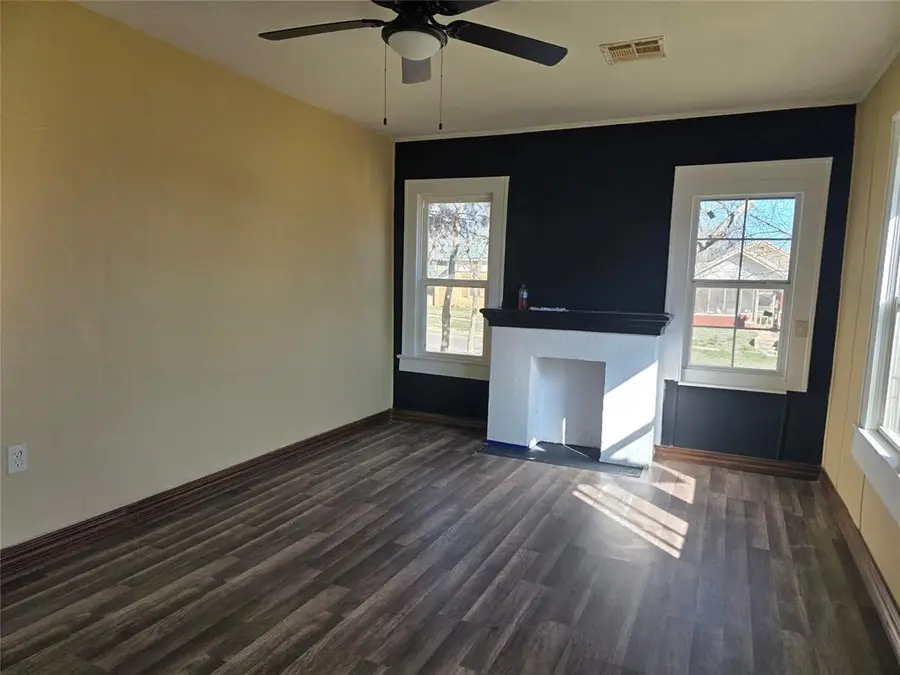 502 S 9 Street, Chickasha, OK 73018 - #2