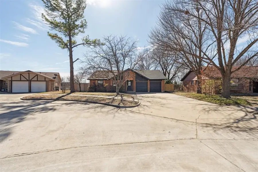 208 SW 32nd Street, Moore, OK 73160 - #3