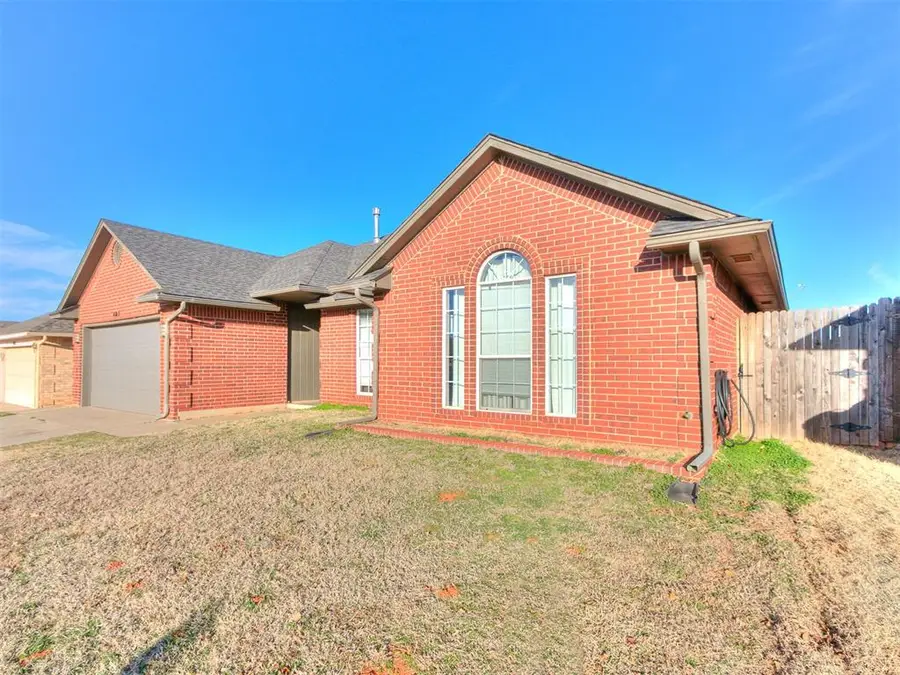 405 Sunrise Drive, Yukon, OK 73099 - #3