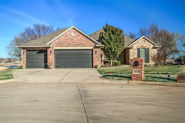 8700 NW 72nd Court, Warr Acres, OK 73132