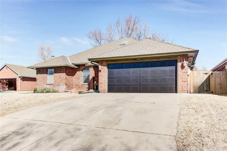 2401 Santa Fe Circle, Edmond, OK 73012 - #2