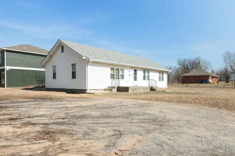 601 W Main Street, Edmond, OK 73003 - #2