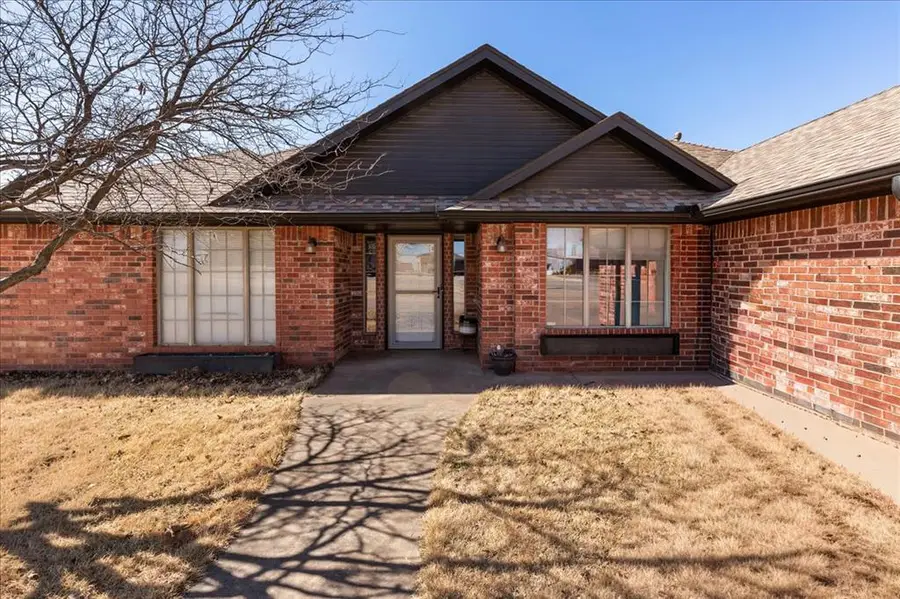 1014 N Marion Avenue, Hinton, OK 73047 - #3