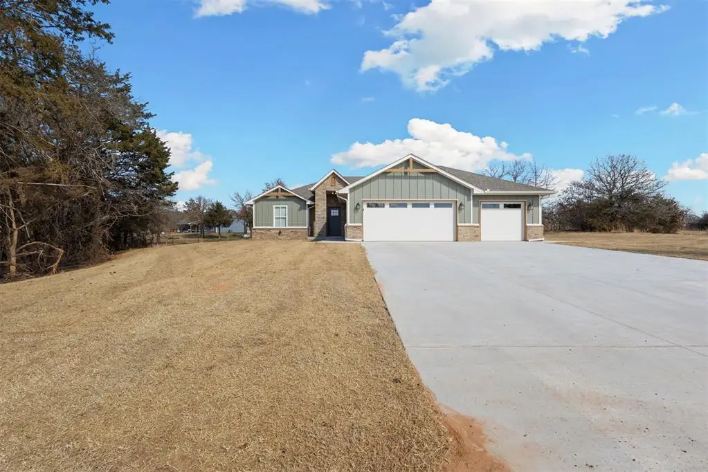 12044 Bentley Drive, Guthrie, OK 73044 - #1