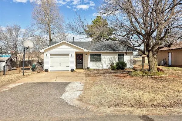 145 W Carson Drive, Mustang, OK 73064