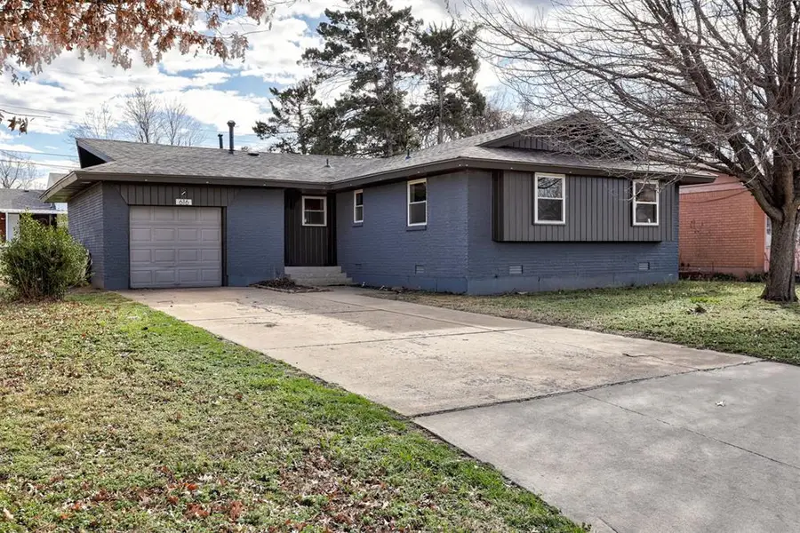 616 Leslie Drive, Del City, OK 73115 - #2