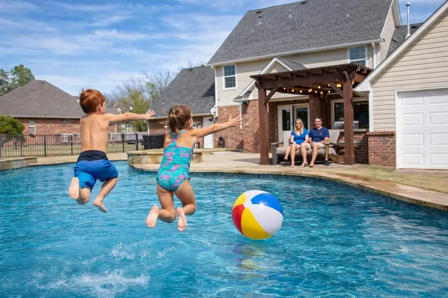 203 N Olde Bridge Road, Moore, OK 73160 - #2