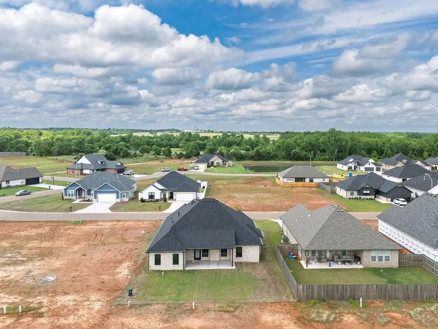 219 Outlander Way, Shawnee, OK 74804 - #3