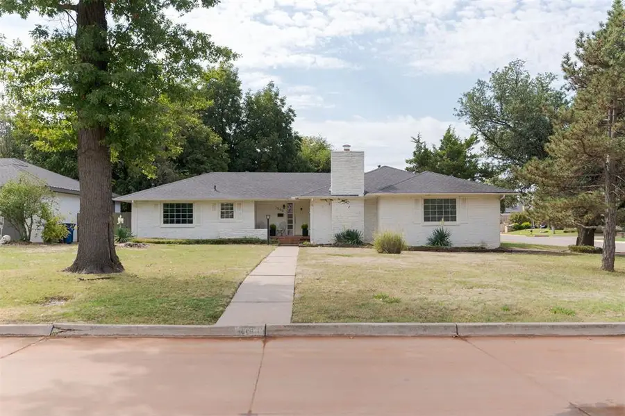 1908 Dorchester Drive, Nichols Hills, OK 73120 - #2