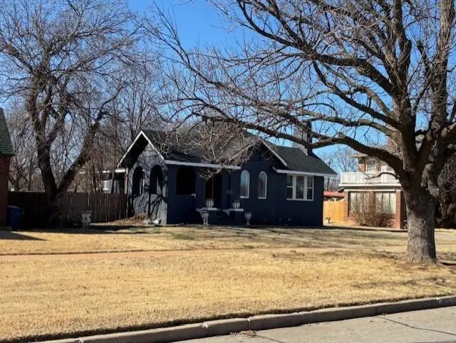 512 N College Street, Cordell, OK 73632 - #2