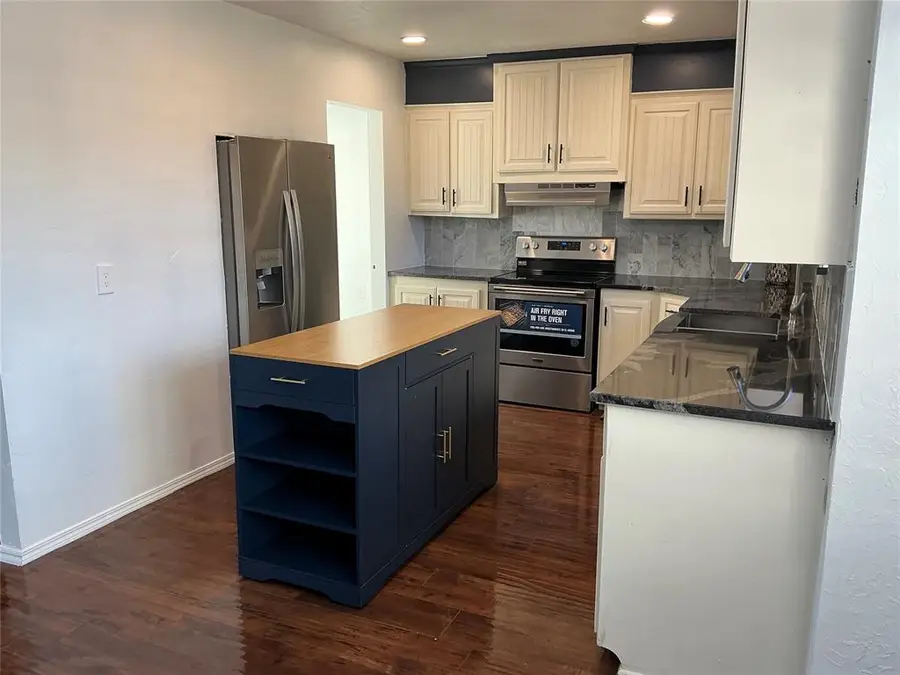 9901 Hummingbird Lane, Oklahoma City, OK 73162 - #3