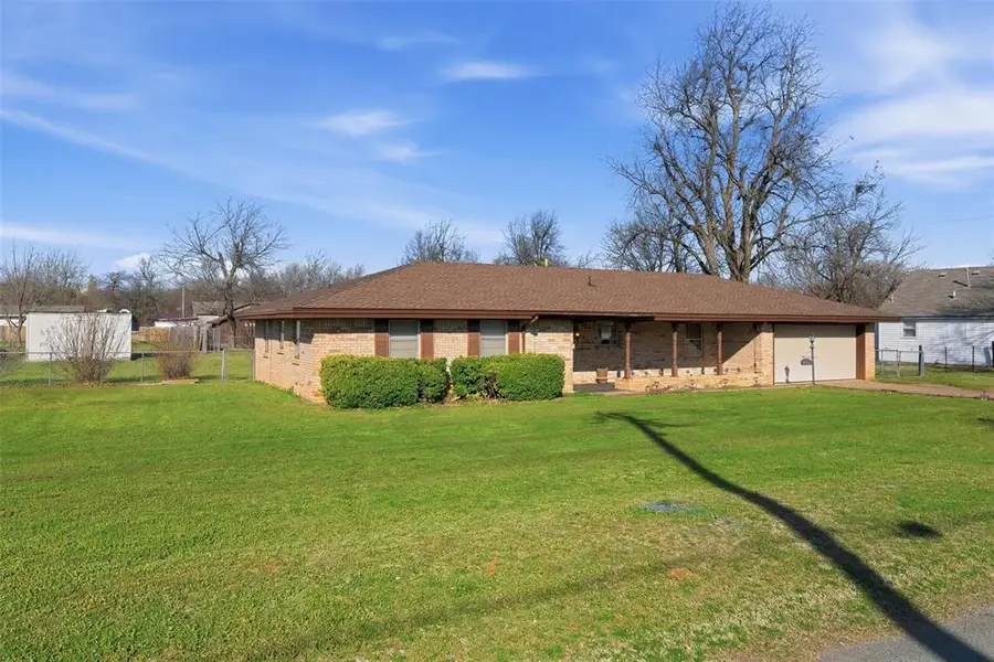 904 S Donald Avenue, El Reno, OK 73036 - #3