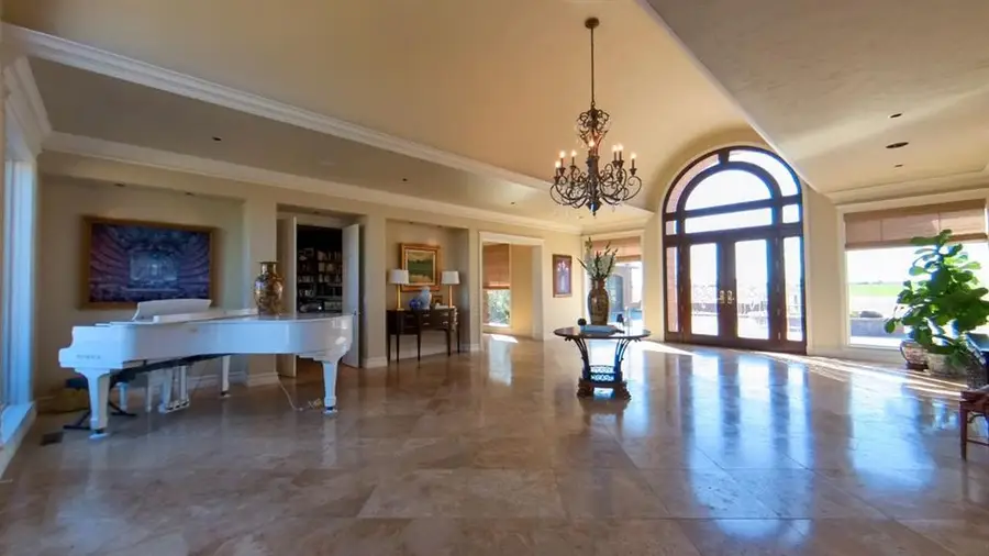 184 W Meacham Road, Clinton, OK 73601 - #3