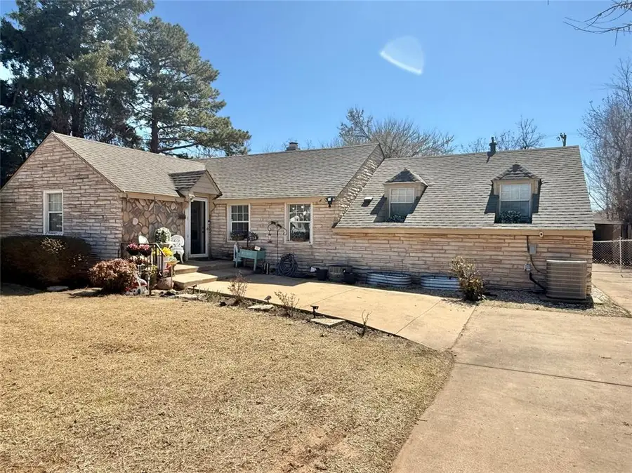 714 E Cypress Street, Altus, OK 73521 - #2