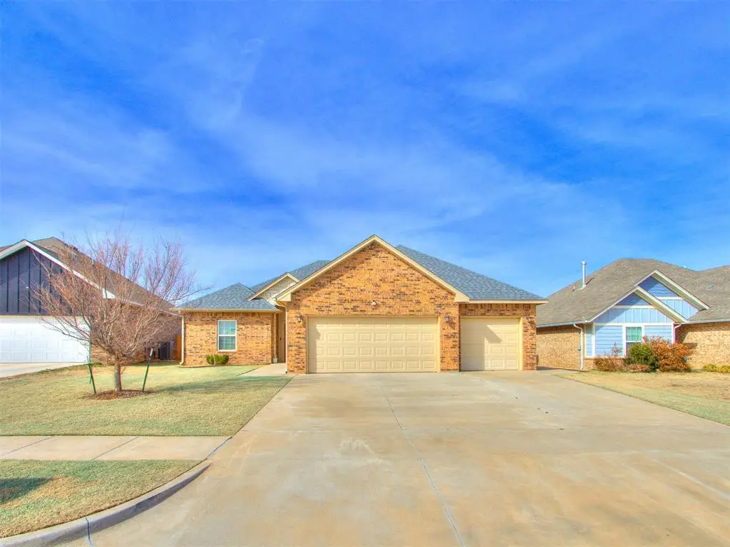 10621 Little Sallisaw Creek Drive, Yukon, OK 73099 - #1