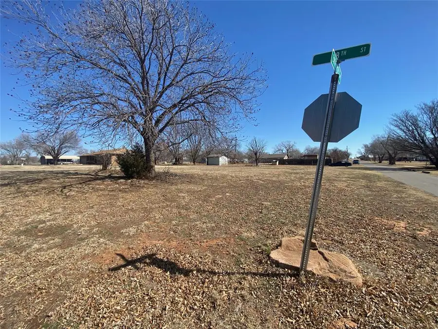 1100 N 8th Street, Sayre, OK 73662 - #3