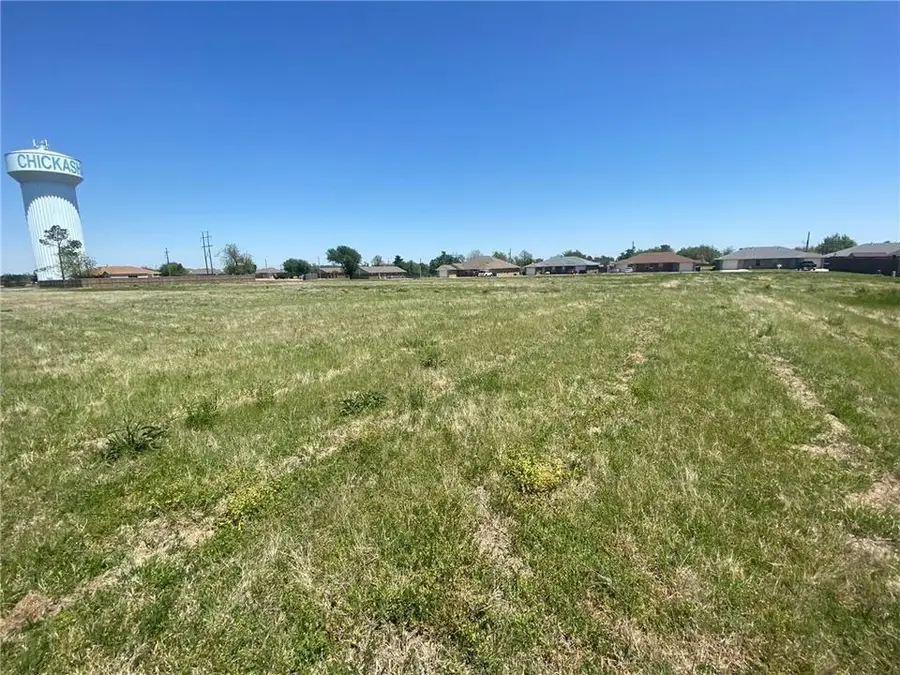 2411 W Country Club Road, Chickasha, OK 73018 - #3