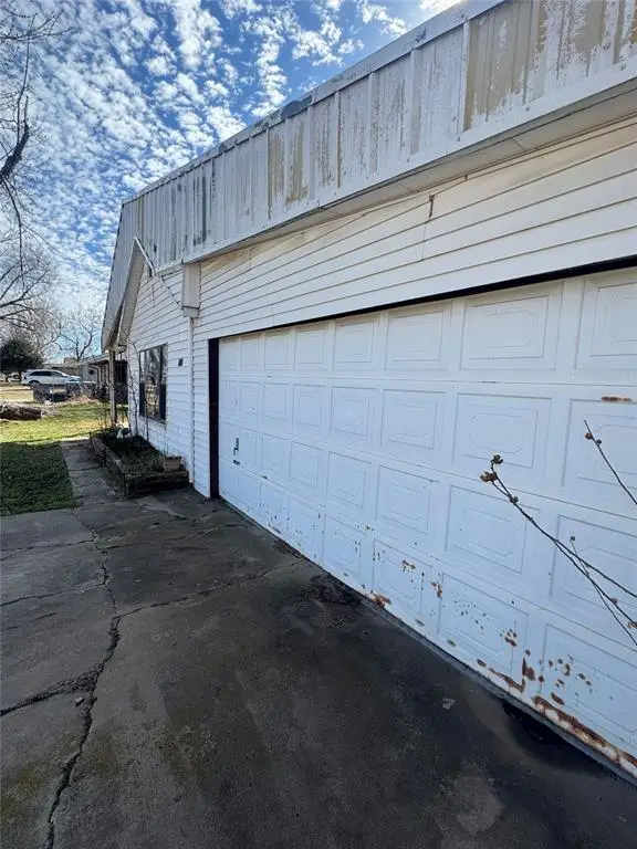 1845 W Midland Street, Shawnee, OK 74804 - #2