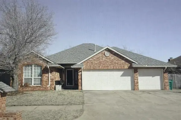 9216 Lakecrest Drive, Oklahoma City, OK 73159